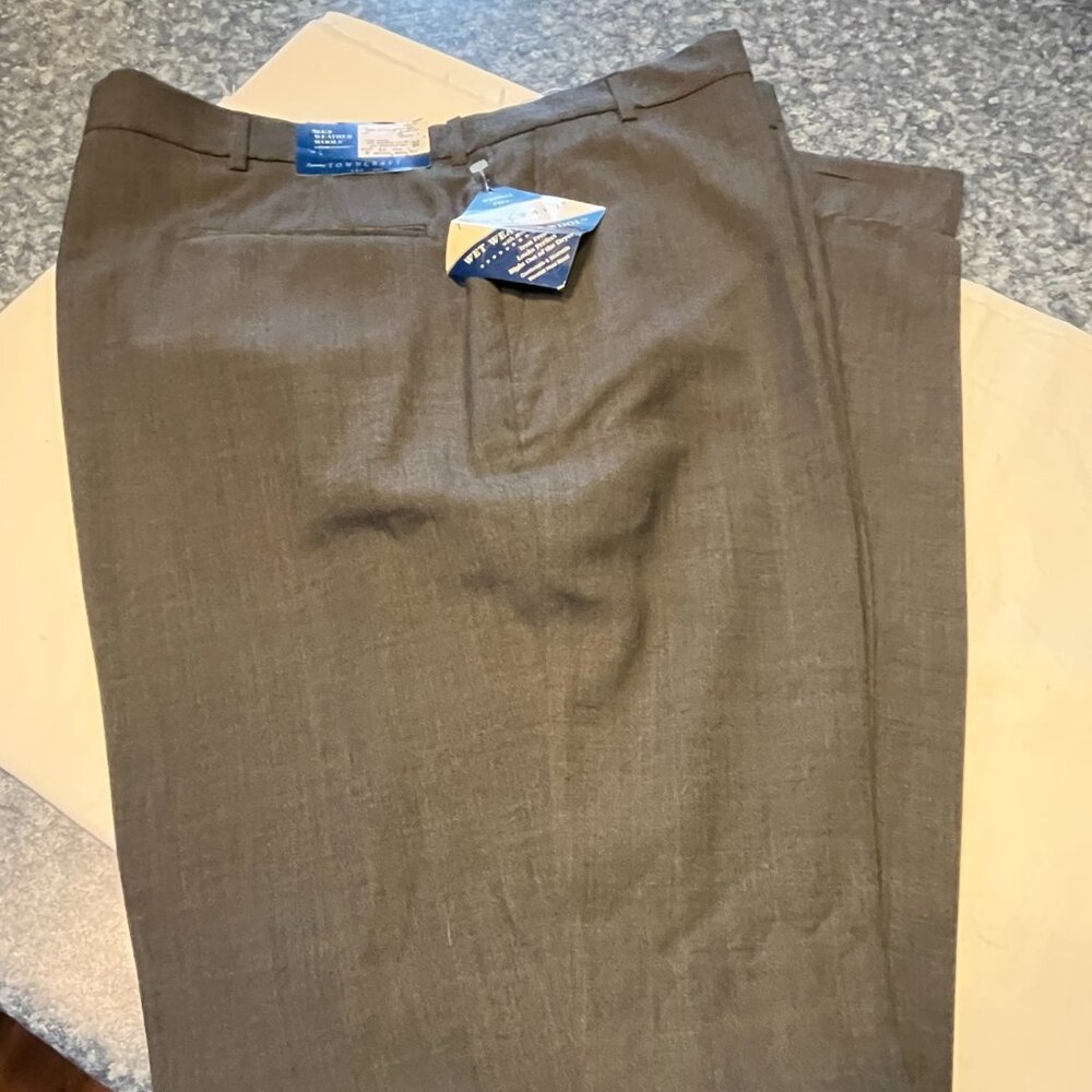 NWT Men's Towncraft Worsted Wool dress pants/slacks - 42 x 42